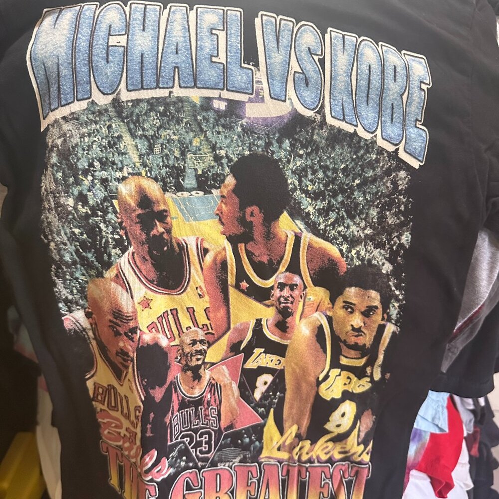 Michael vs Kobe The Greatest Men's Black T Shirt Size XS Hidden Blendz
